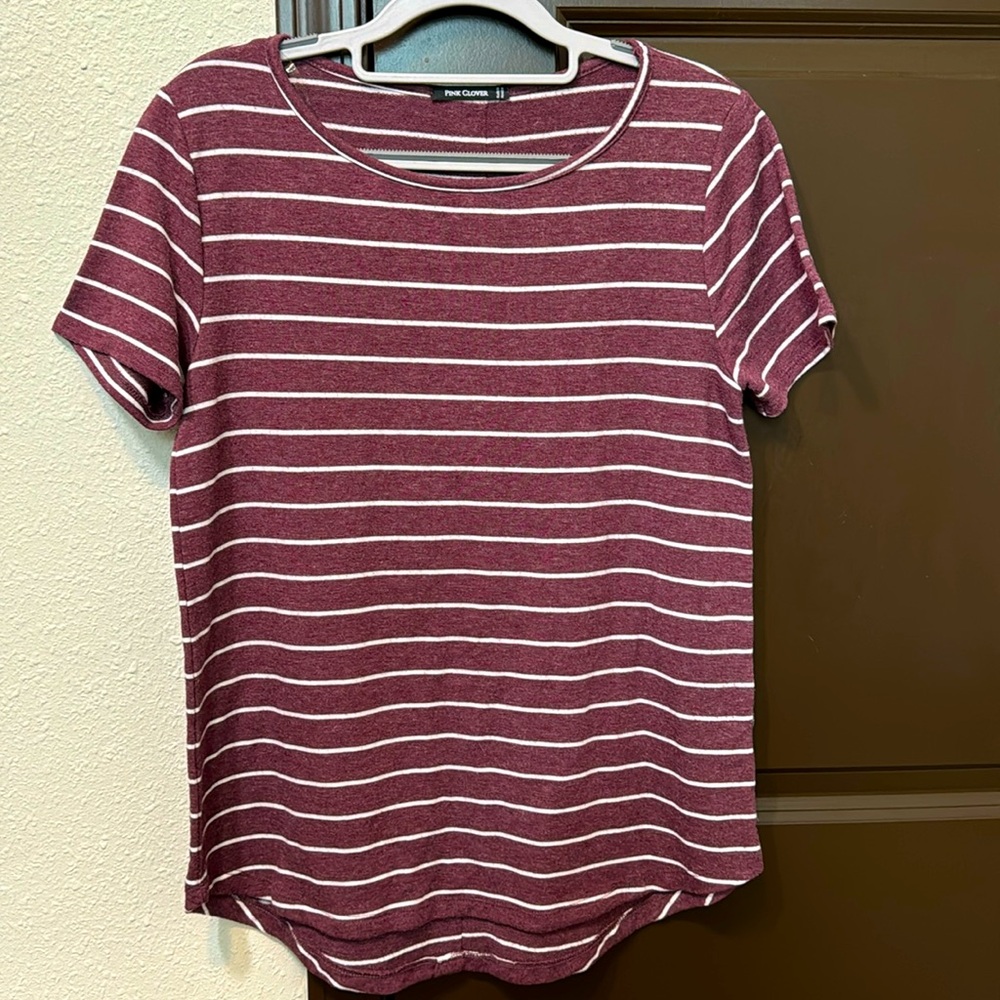 Burgundy PINK CLOVER Button Back Detail Knit Tee